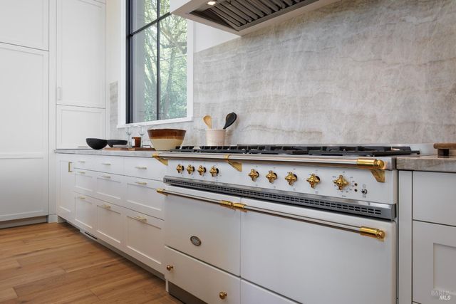 2998 W Dry Creek Rd, Healdsburg, CA 95448