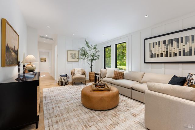 2998 W Dry Creek Rd, Healdsburg, CA 95448