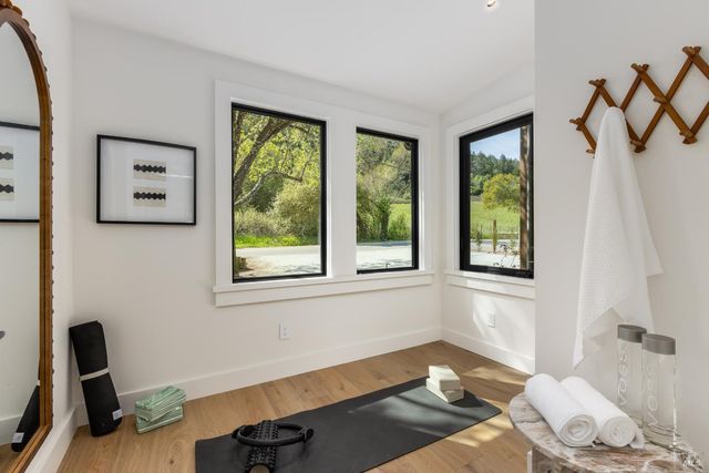 2998 W Dry Creek Rd, Healdsburg, CA 95448