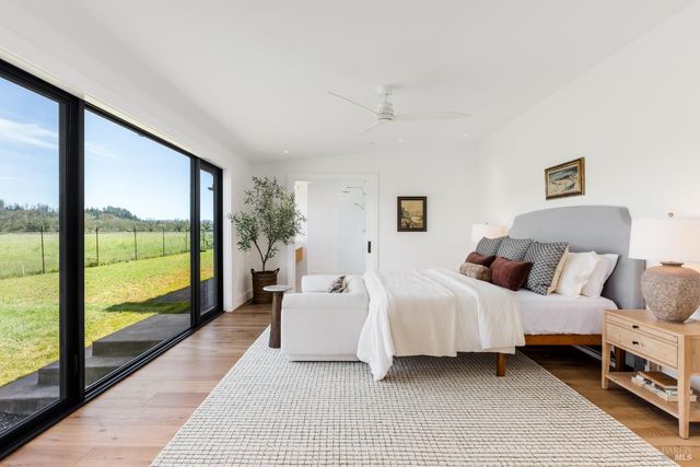 2998 W Dry Creek Rd, Healdsburg, CA 95448