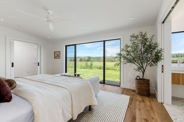 2998 W Dry Creek Rd, Healdsburg, CA 95448