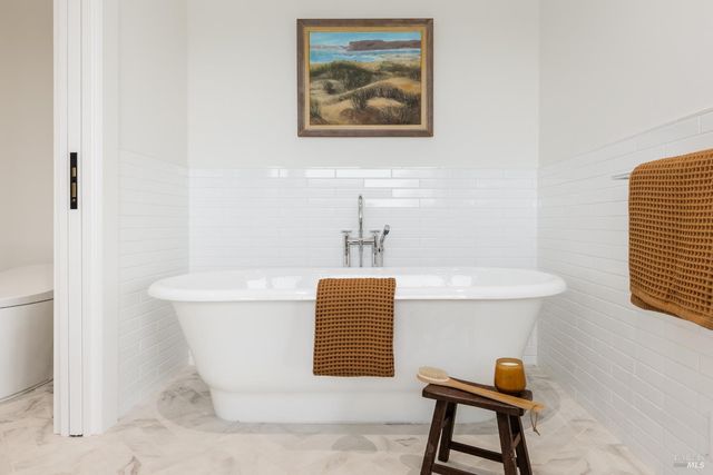 2998 W Dry Creek Rd, Healdsburg, CA 95448