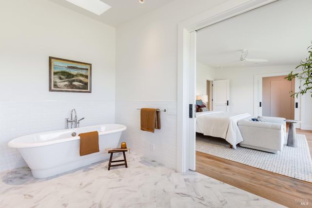 2998 W Dry Creek Rd, Healdsburg, CA 95448