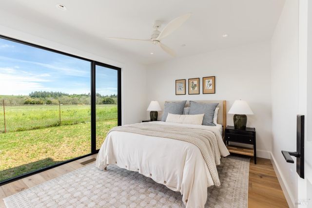 2998 W Dry Creek Rd, Healdsburg, CA 95448