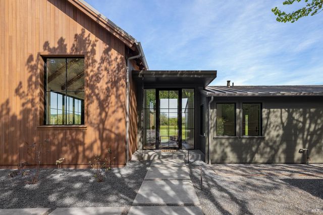 2998 W Dry Creek Rd, Healdsburg, CA 95448