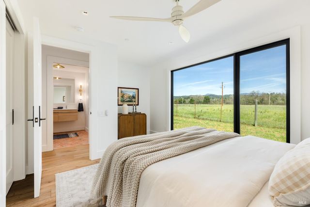 2998 W Dry Creek Rd, Healdsburg, CA 95448