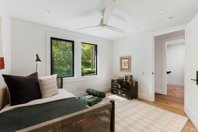 2998 W Dry Creek Rd, Healdsburg, CA 95448