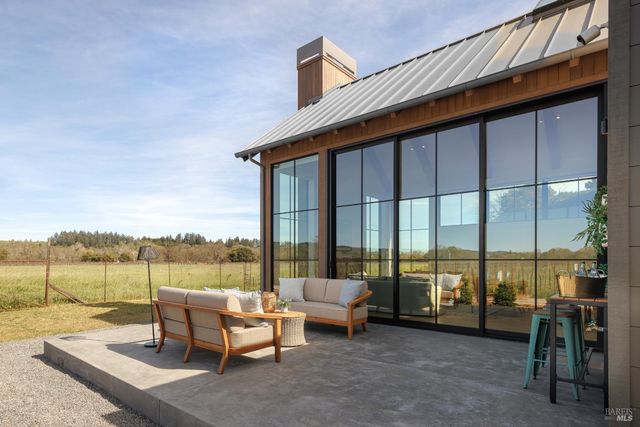 2998 W Dry Creek Rd, Healdsburg, CA 95448