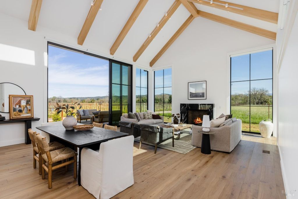 2998 W Dry Creek Rd, Healdsburg, CA 95448