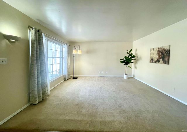 3209 W Twickingham Drive, Muncie, IN 47304