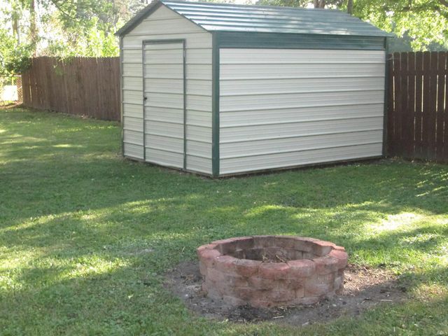 3209 W Twickingham Drive, Muncie, IN 47304