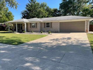 3209 W Twickingham Drive, Muncie, IN 47304