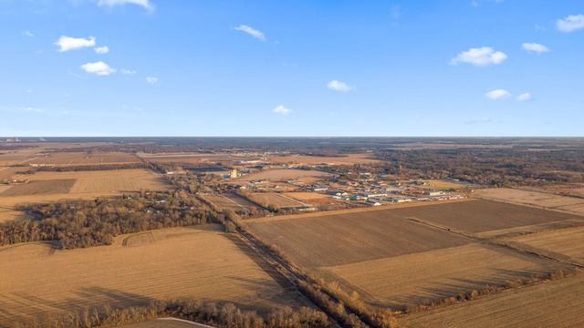 655 Orchid Street SE, Demotte, IN 46310