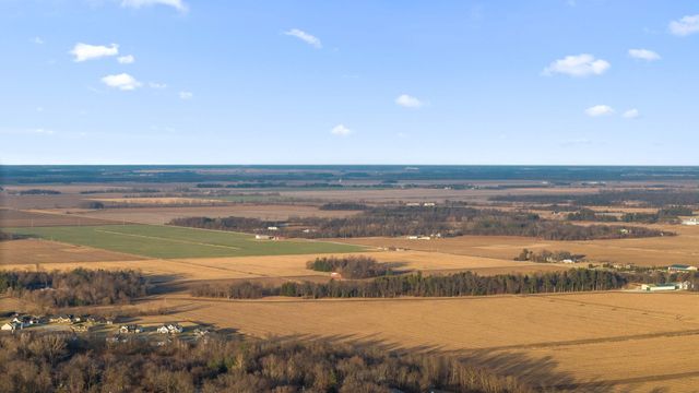 655 Orchid Street SE, Demotte, IN 46310