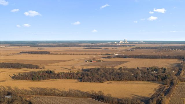 655 Orchid Street SE, Demotte, IN 46310