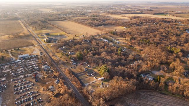 655 Orchid Street SE, Demotte, IN 46310