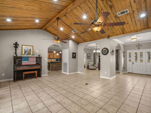 131 Kingswood Grove, Hornbeck, LA 71439