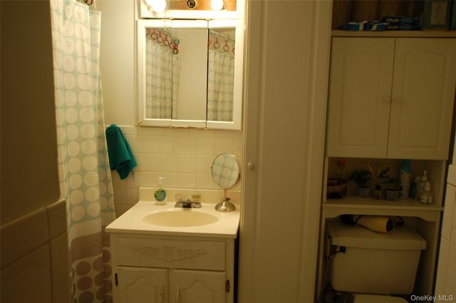 80-36 138th Street, Briarwood, NY 11435