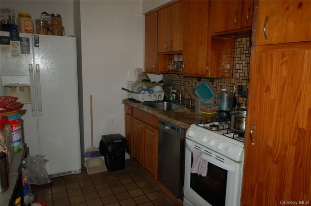 80-36 138th Street, Briarwood, NY 11435