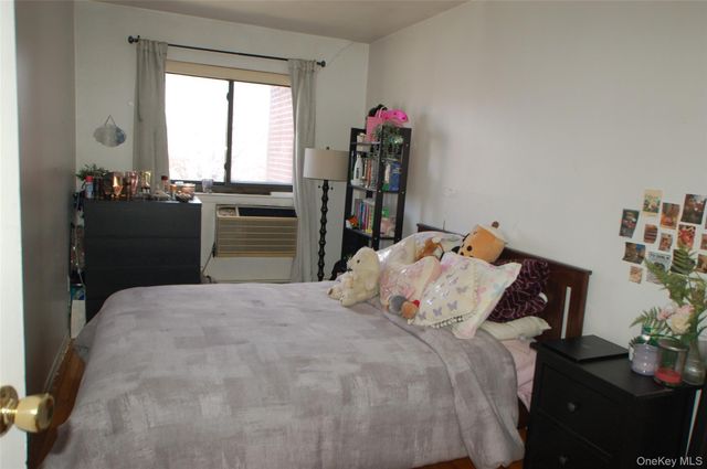 80-36 138th Street, Briarwood, NY 11435