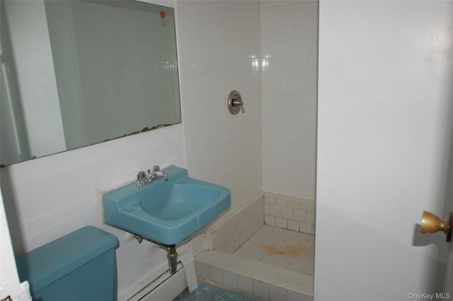 80-36 138th Street, Briarwood, NY 11435