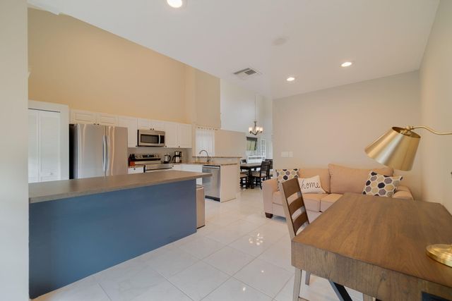13547 Fountain View Boulevard, Wellington, FL 33414
