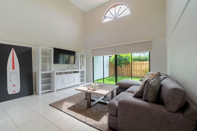 13547 Fountain View Boulevard, Wellington, FL 33414