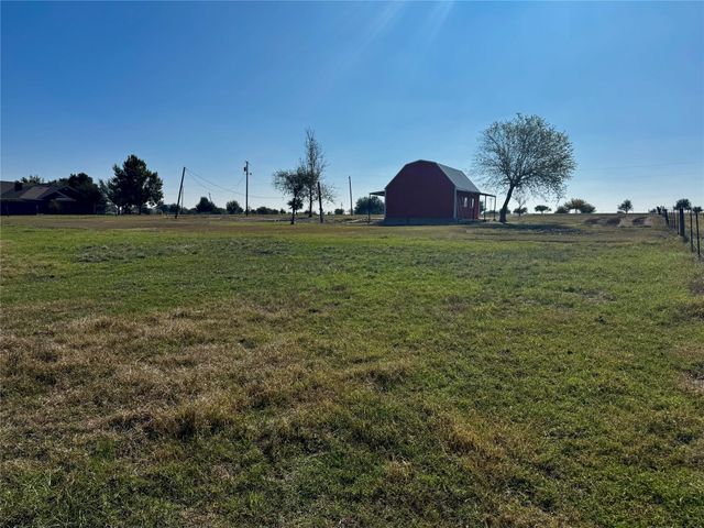 601 County Road 497, Taylor, TX 76574