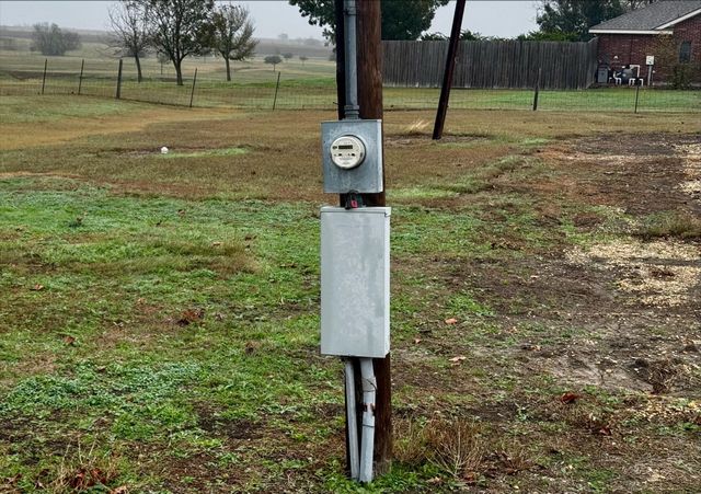 601 County Road 497, Taylor, TX 76574