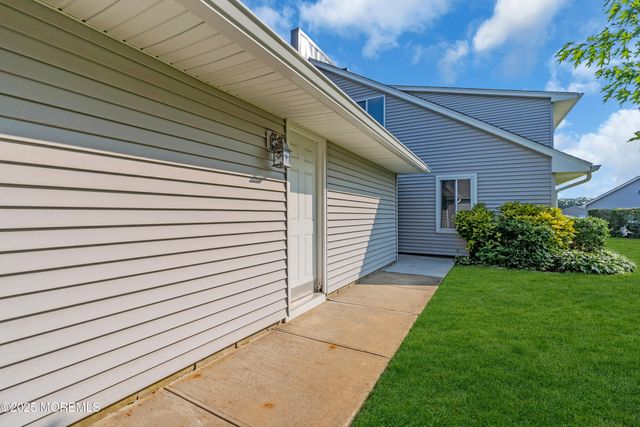 23 Arlene Court, 4103, Brick, NJ 08723