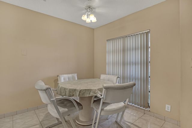 13841 Royal Palm Court A, Delray Beach, FL 33484