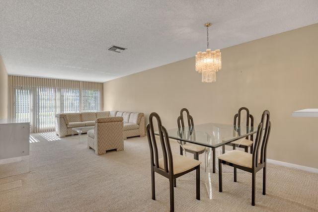 13841 Royal Palm Court A, Delray Beach, FL 33484