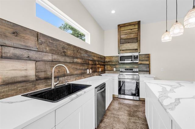 145 Meadowview Drive, Trinity, TX 75862