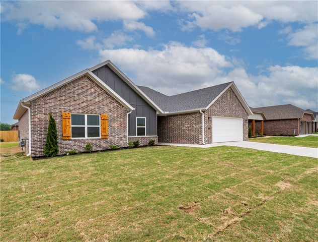 156 N Panther Avenue, Farmington, AR 72730