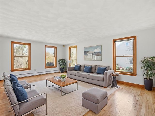 195 Farnum St, North Andover, MA 01845