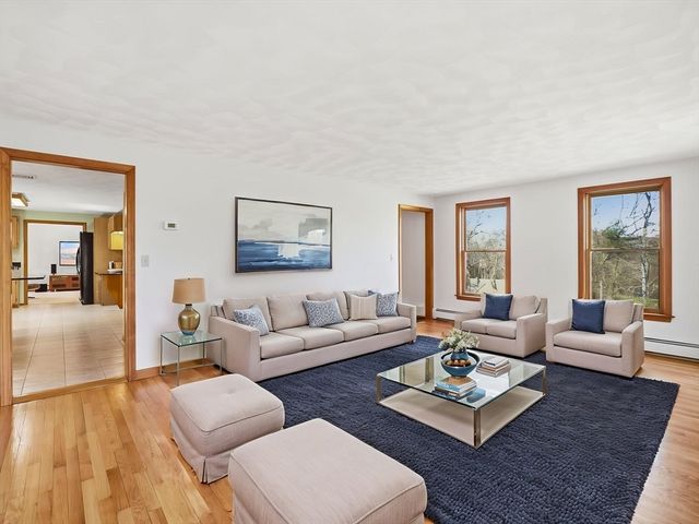 195 Farnum St, North Andover, MA 01845