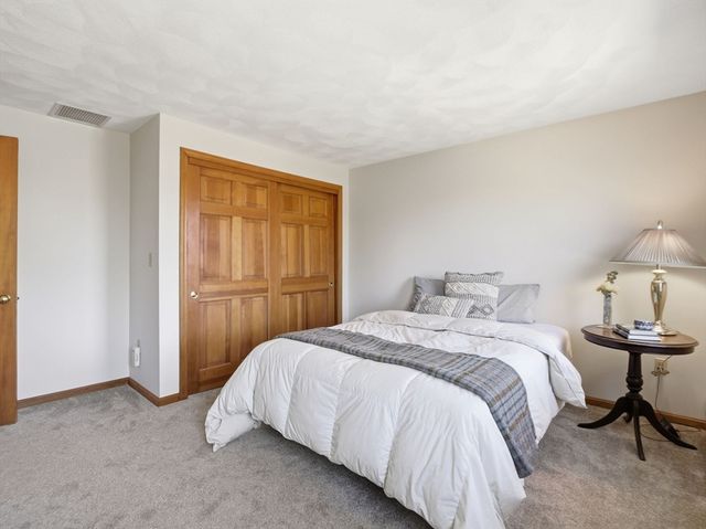 195 Farnum St, North Andover, MA 01845