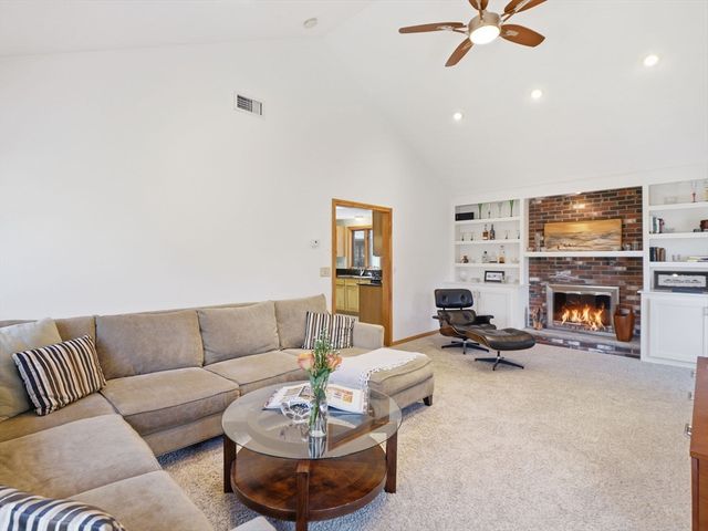 195 Farnum St, North Andover, MA 01845