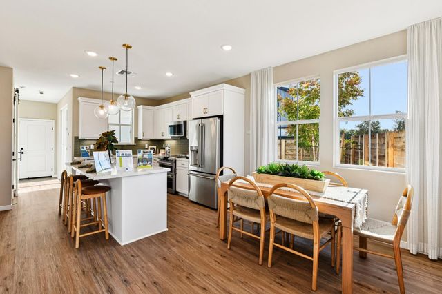 6417 Ventris Walk, Sacramento, CA 95823