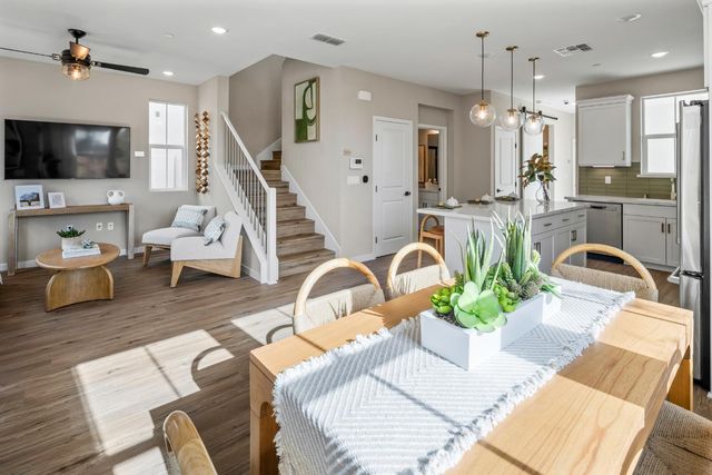 6417 Ventris Walk, Sacramento, CA 95823