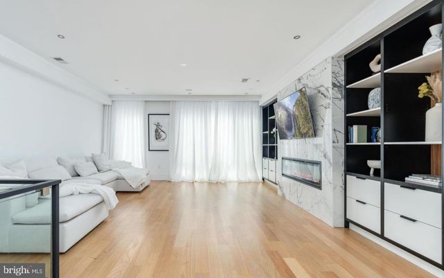 227 E ALLEN ST, Philadelphia, PA 19125