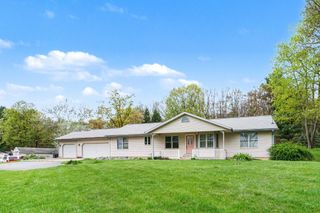 170 4th Street, Plainwell, MI 49080