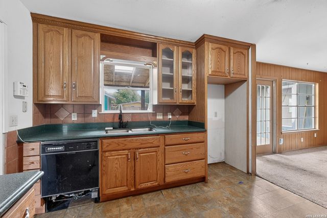 5215 Village Row, San Antonio, TX 78218