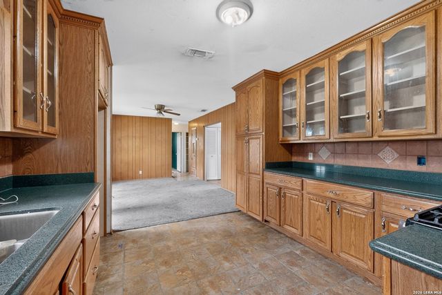5215 Village Row, San Antonio, TX 78218