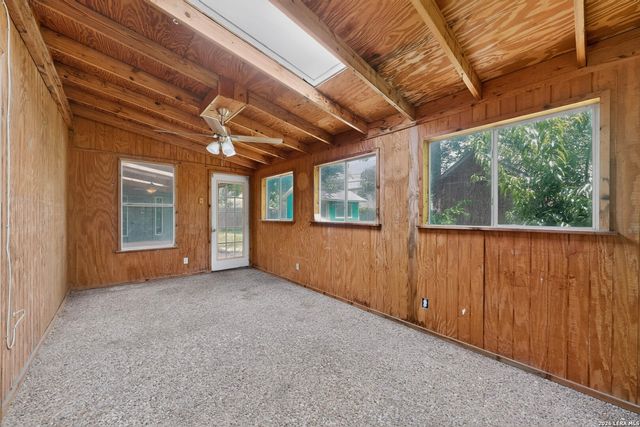 5215 Village Row, San Antonio, TX 78218