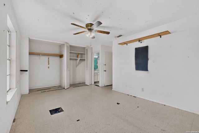 5215 Village Row, San Antonio, TX 78218