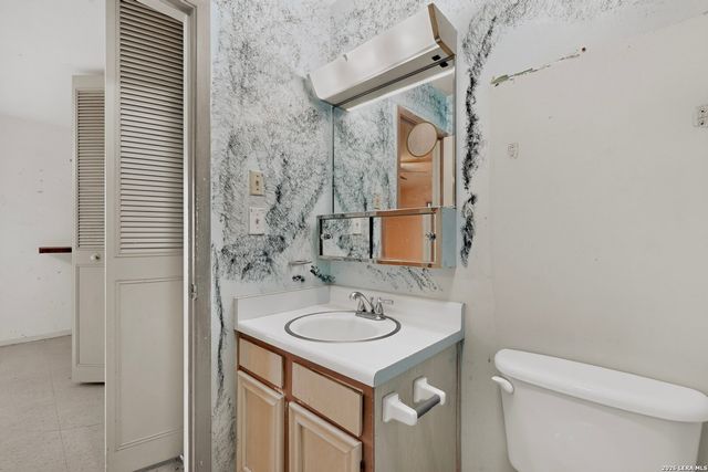 5215 Village Row, San Antonio, TX 78218