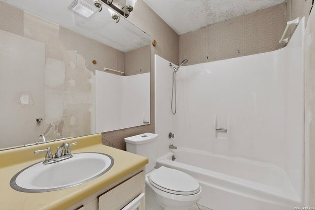5215 Village Row, San Antonio, TX 78218