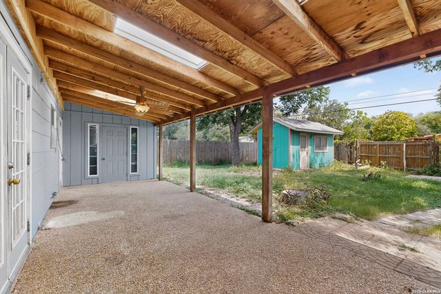 5215 Village Row, San Antonio, TX 78218