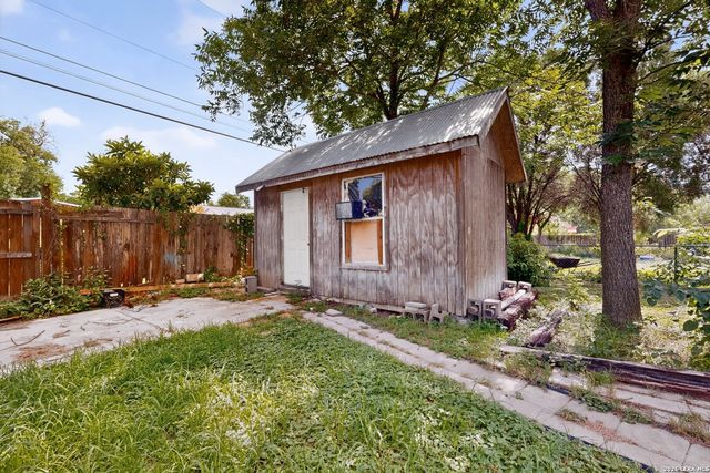 5215 Village Row, San Antonio, TX 78218
